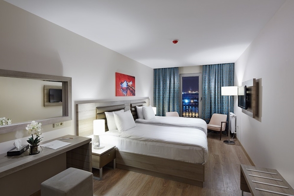 Rox Hotel Airport